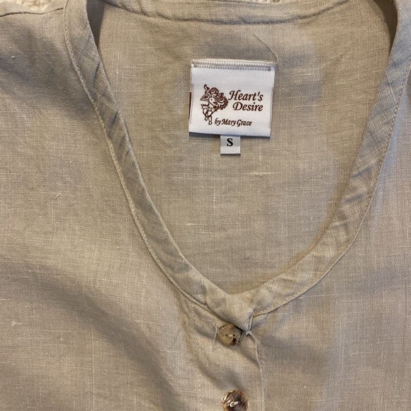 Heart’s desire by Mary Grace Linen top - Picture 2 of 6